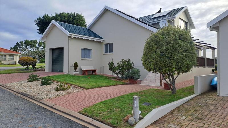 2 Bedroom Property for Sale in Stilbaai Wes Western Cape